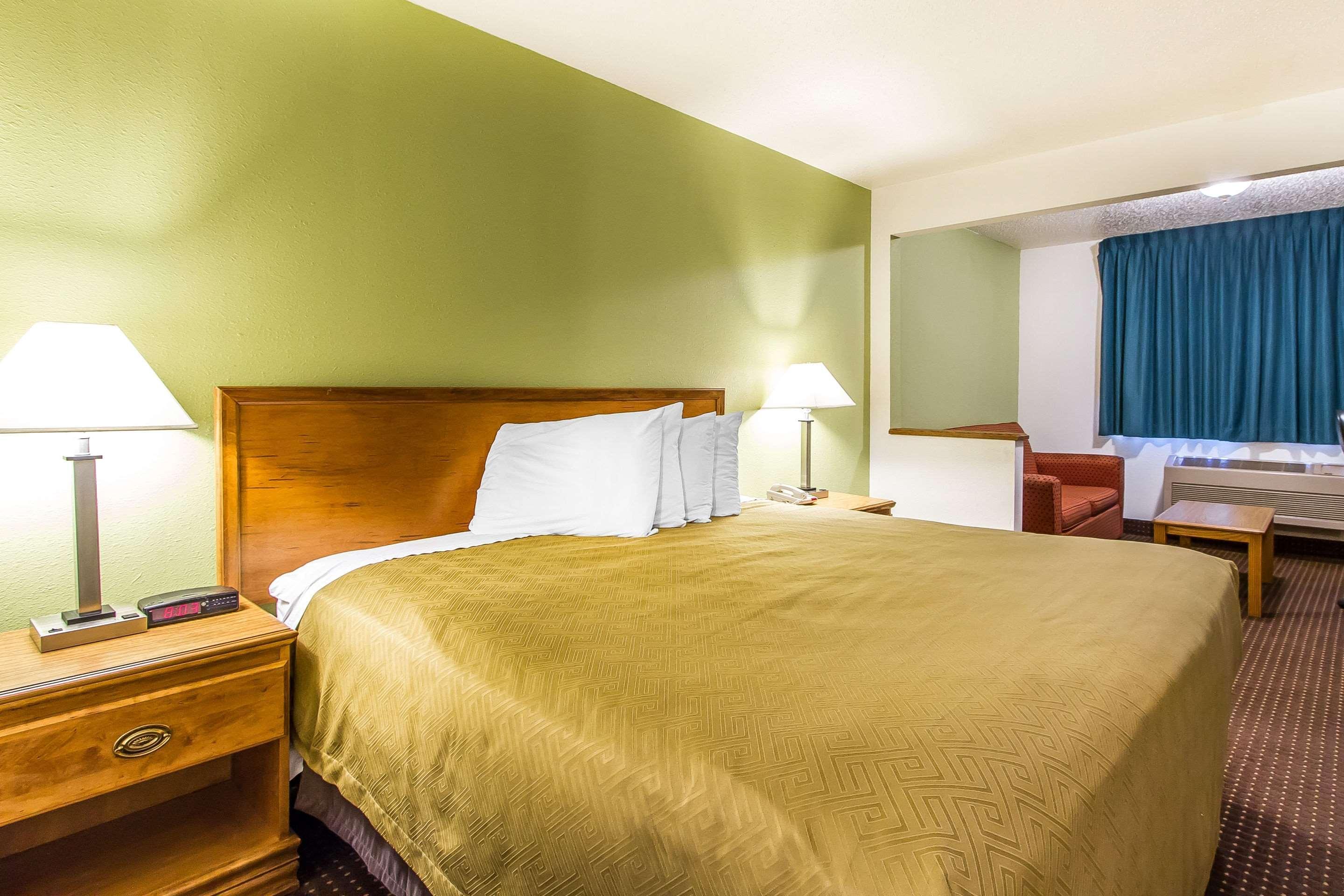 Pekin Econo Lodge & Suites מראה חיצוני תמונה