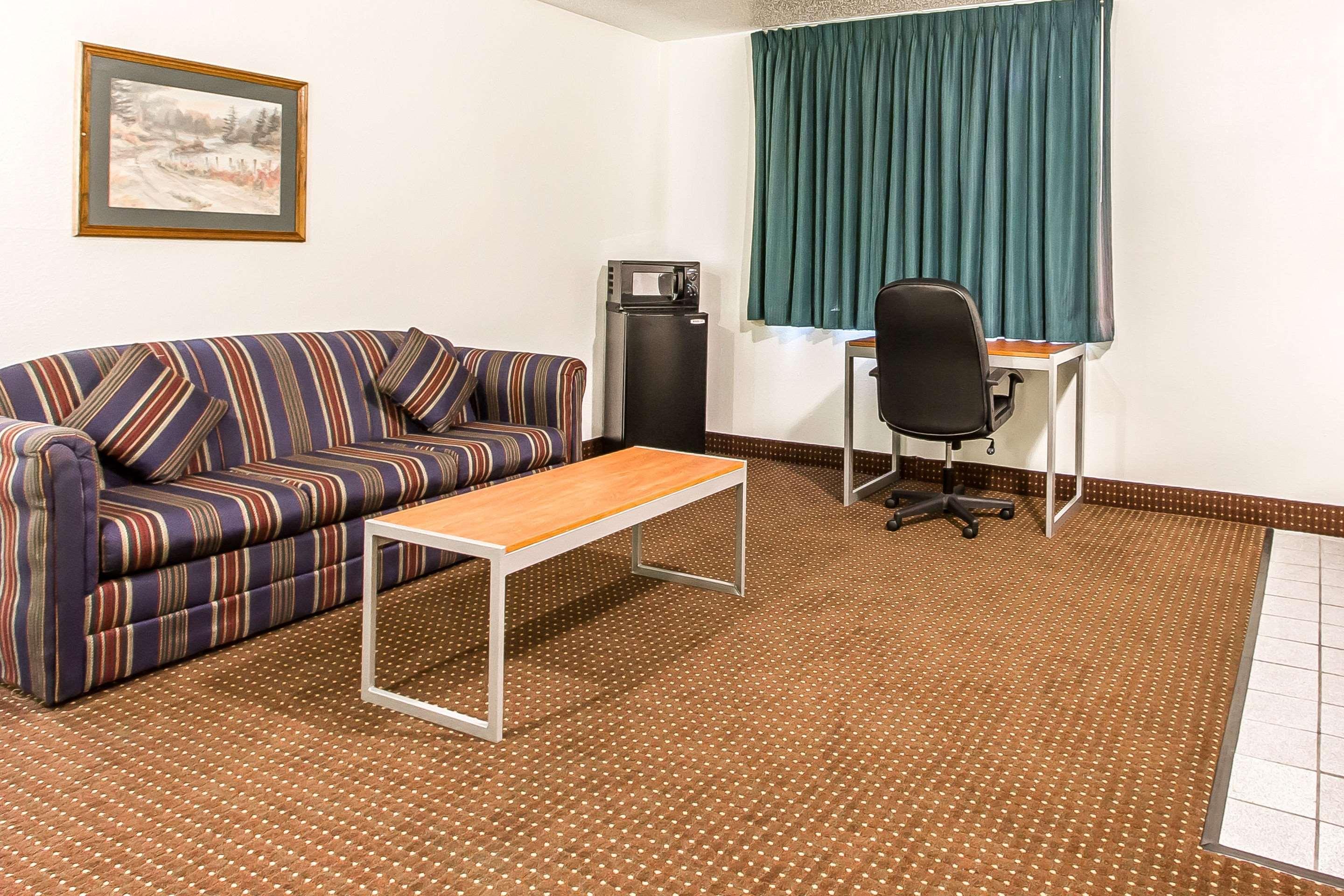 Pekin Econo Lodge & Suites מראה חיצוני תמונה