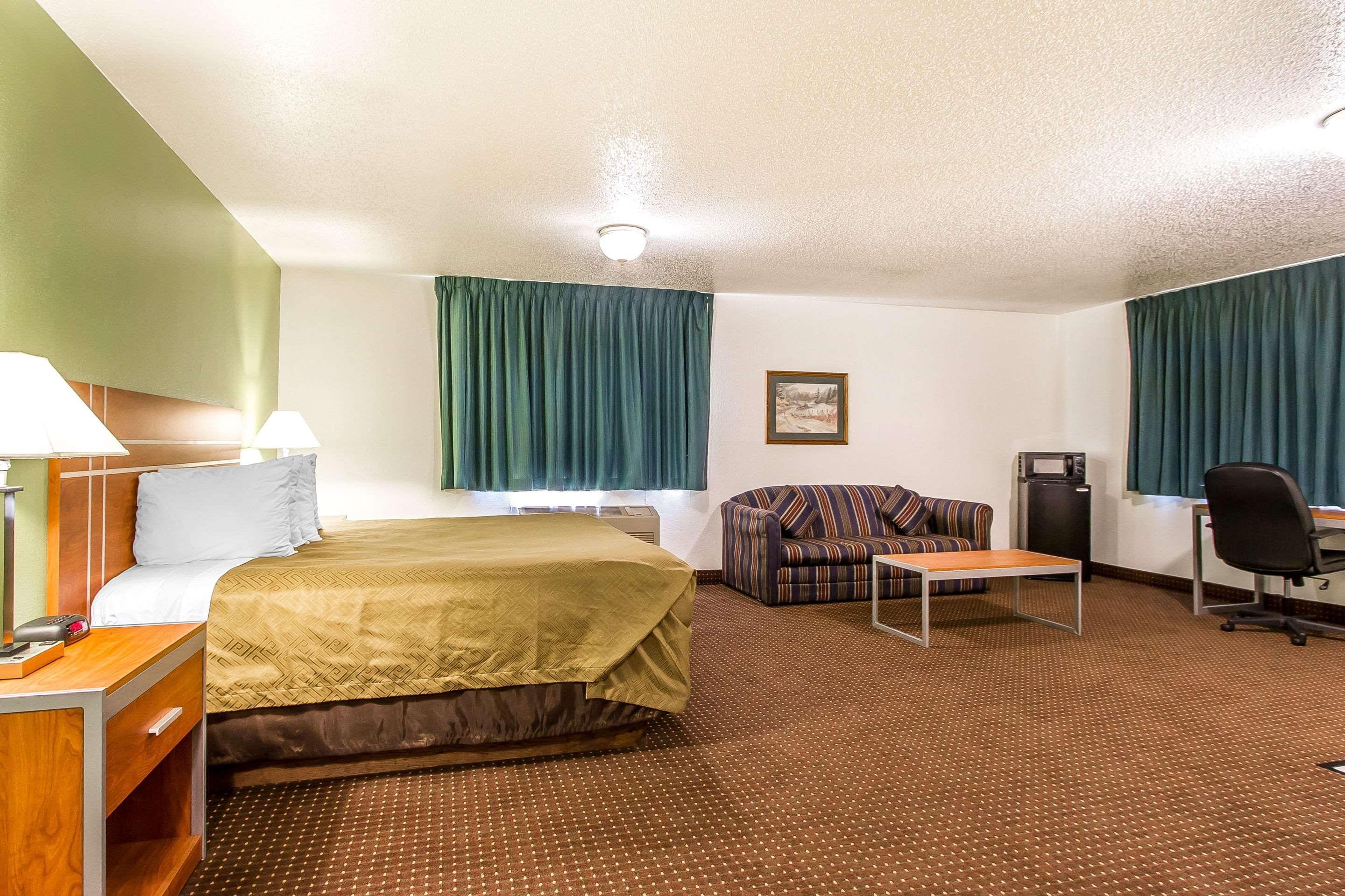 Pekin Econo Lodge & Suites מראה חיצוני תמונה