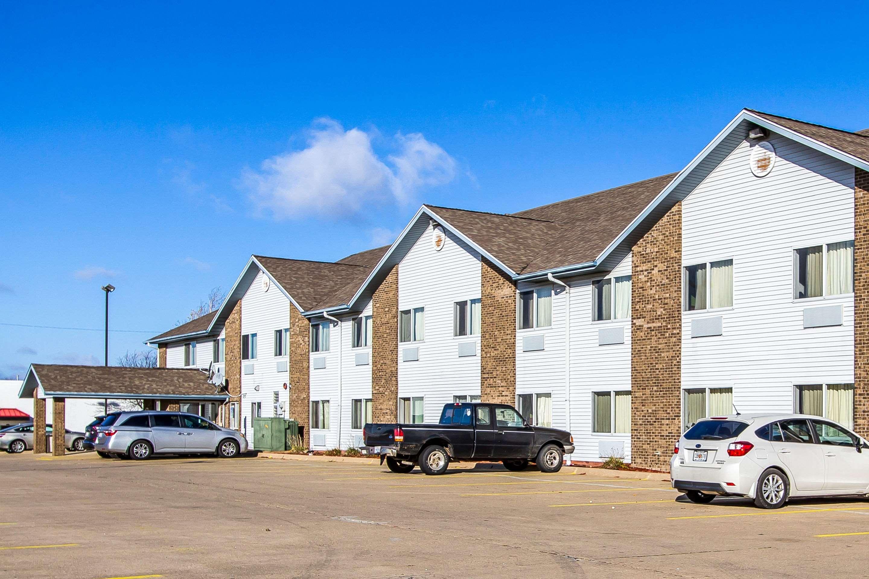 Pekin Econo Lodge & Suites מראה חיצוני תמונה