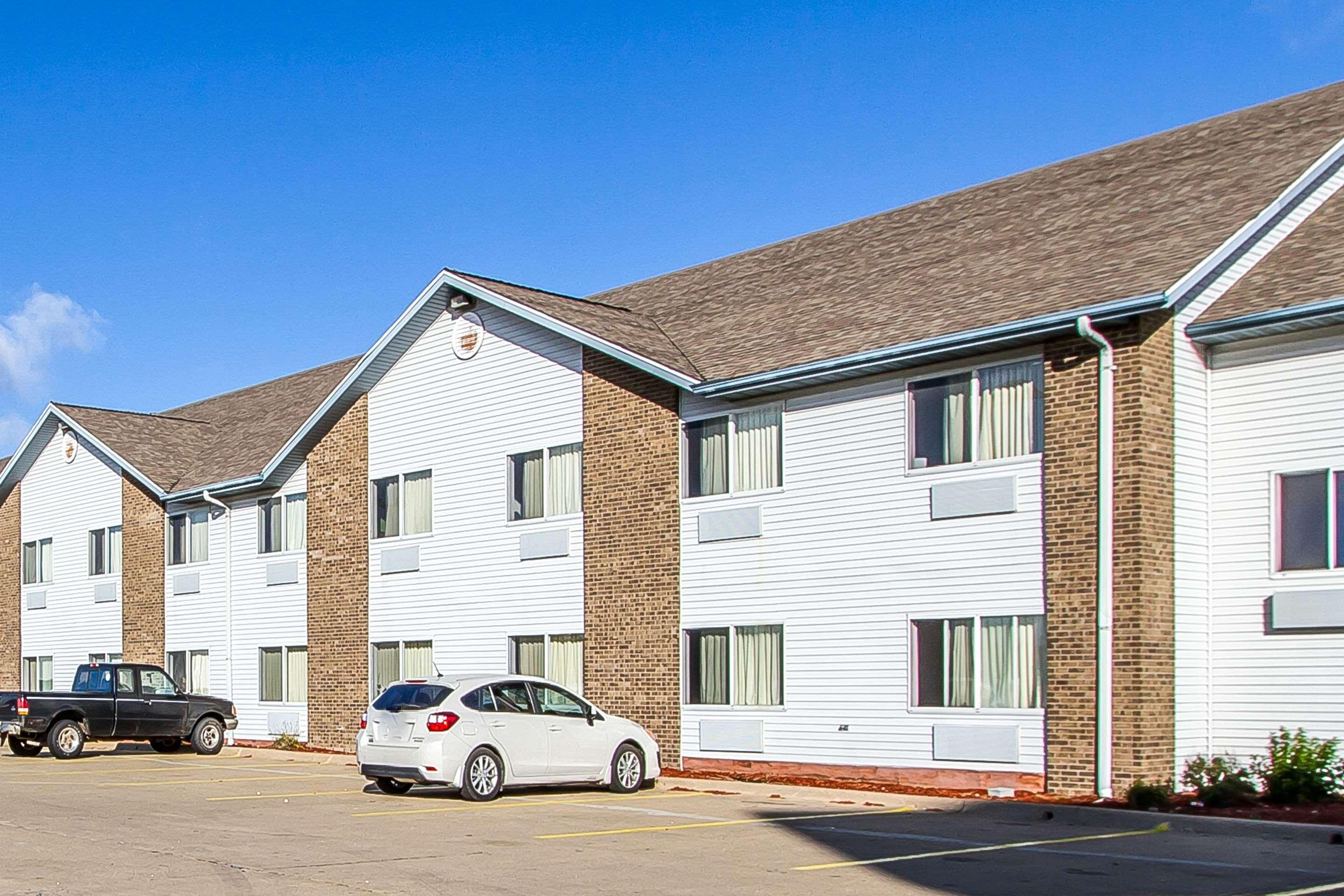 Pekin Econo Lodge & Suites מראה חיצוני תמונה