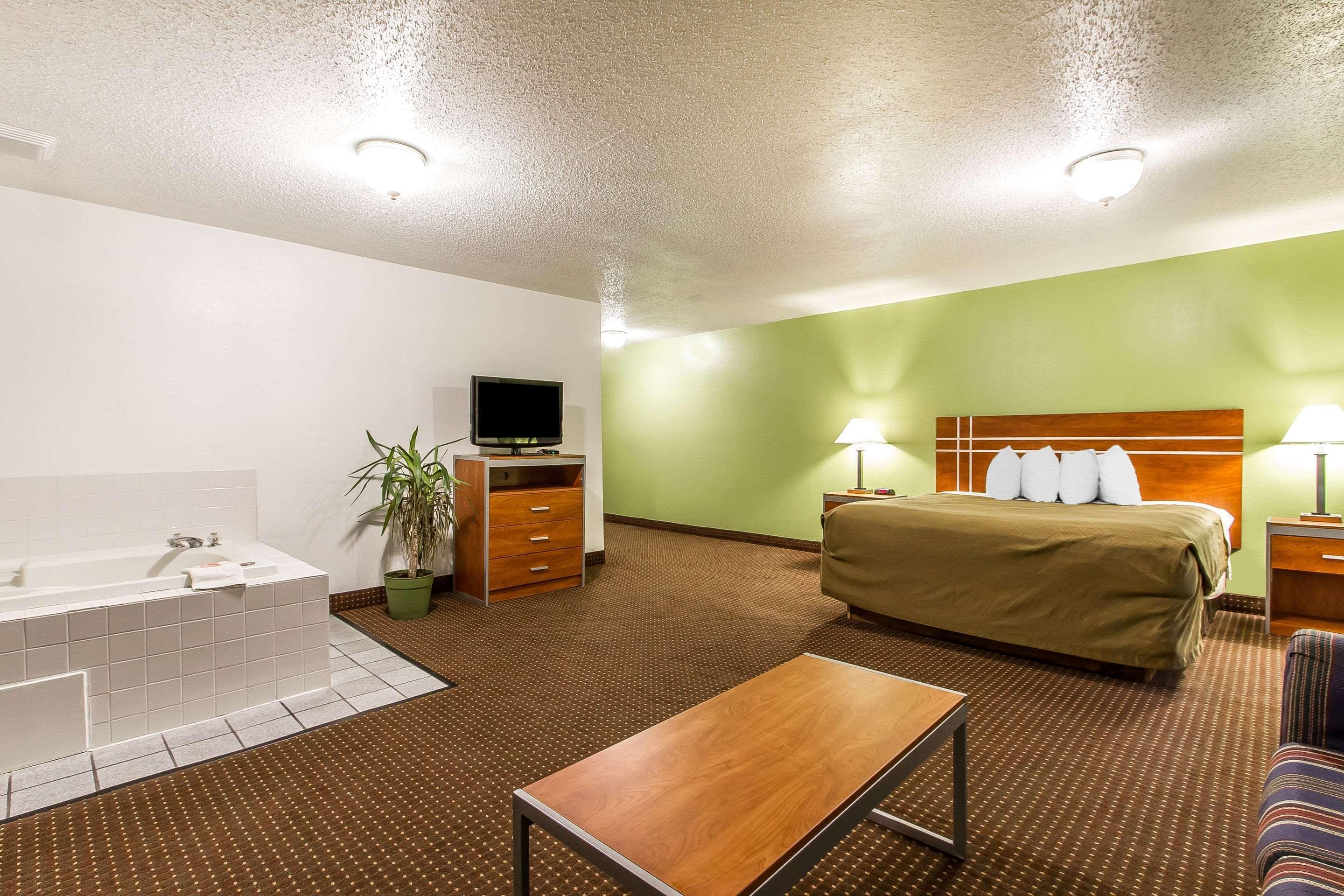 Pekin Econo Lodge & Suites מראה חיצוני תמונה