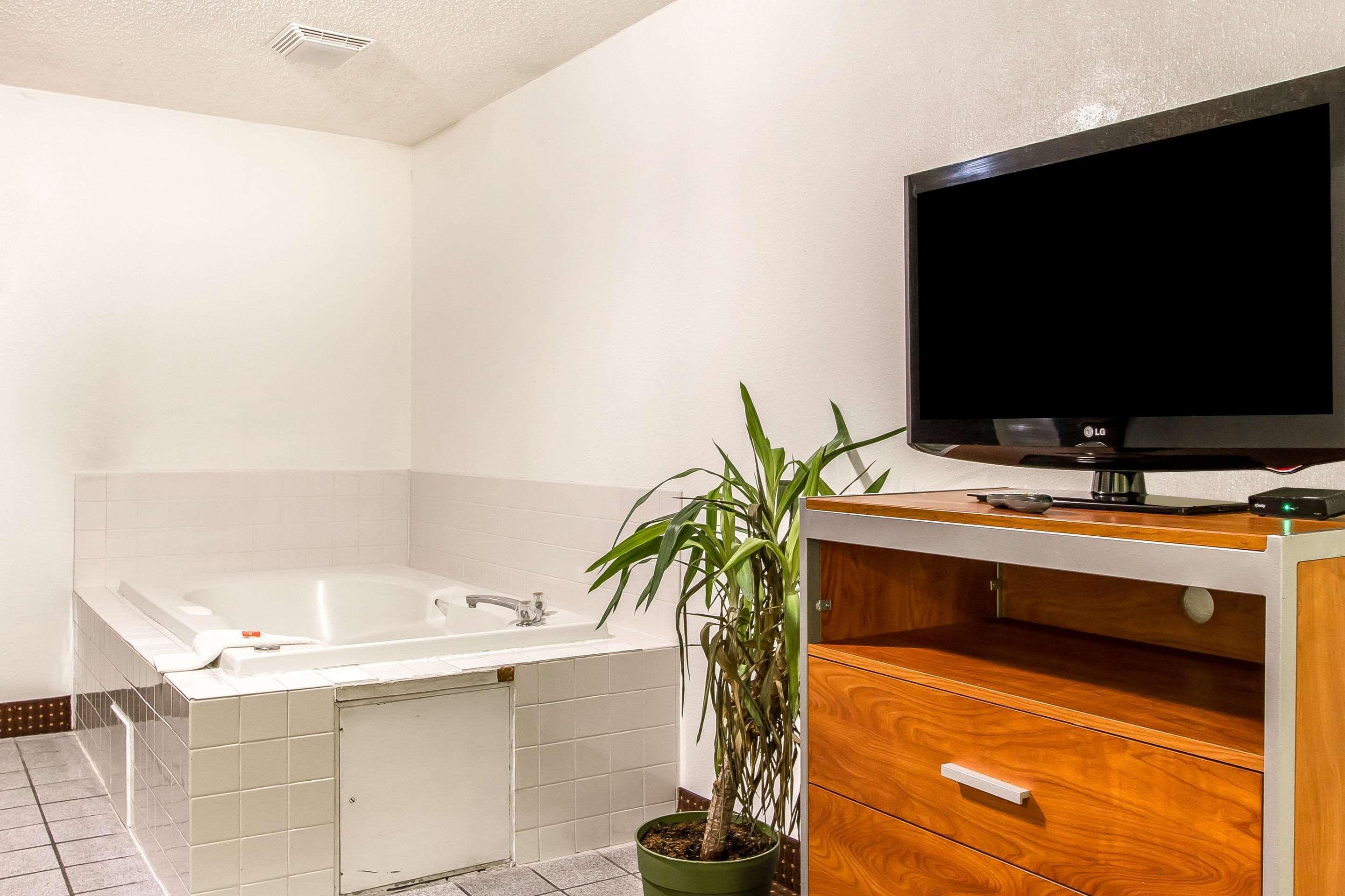 Pekin Econo Lodge & Suites מראה חיצוני תמונה