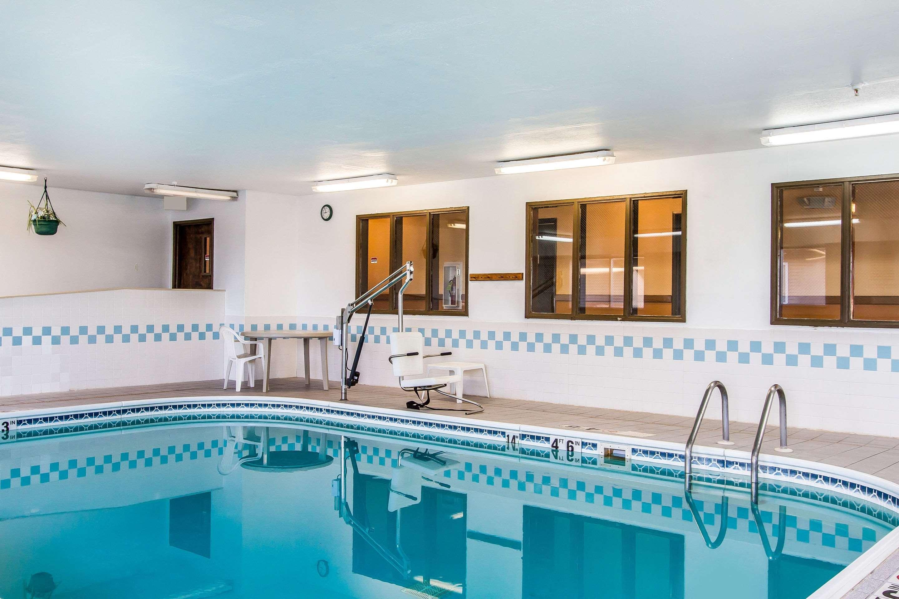 Pekin Econo Lodge & Suites מראה חיצוני תמונה